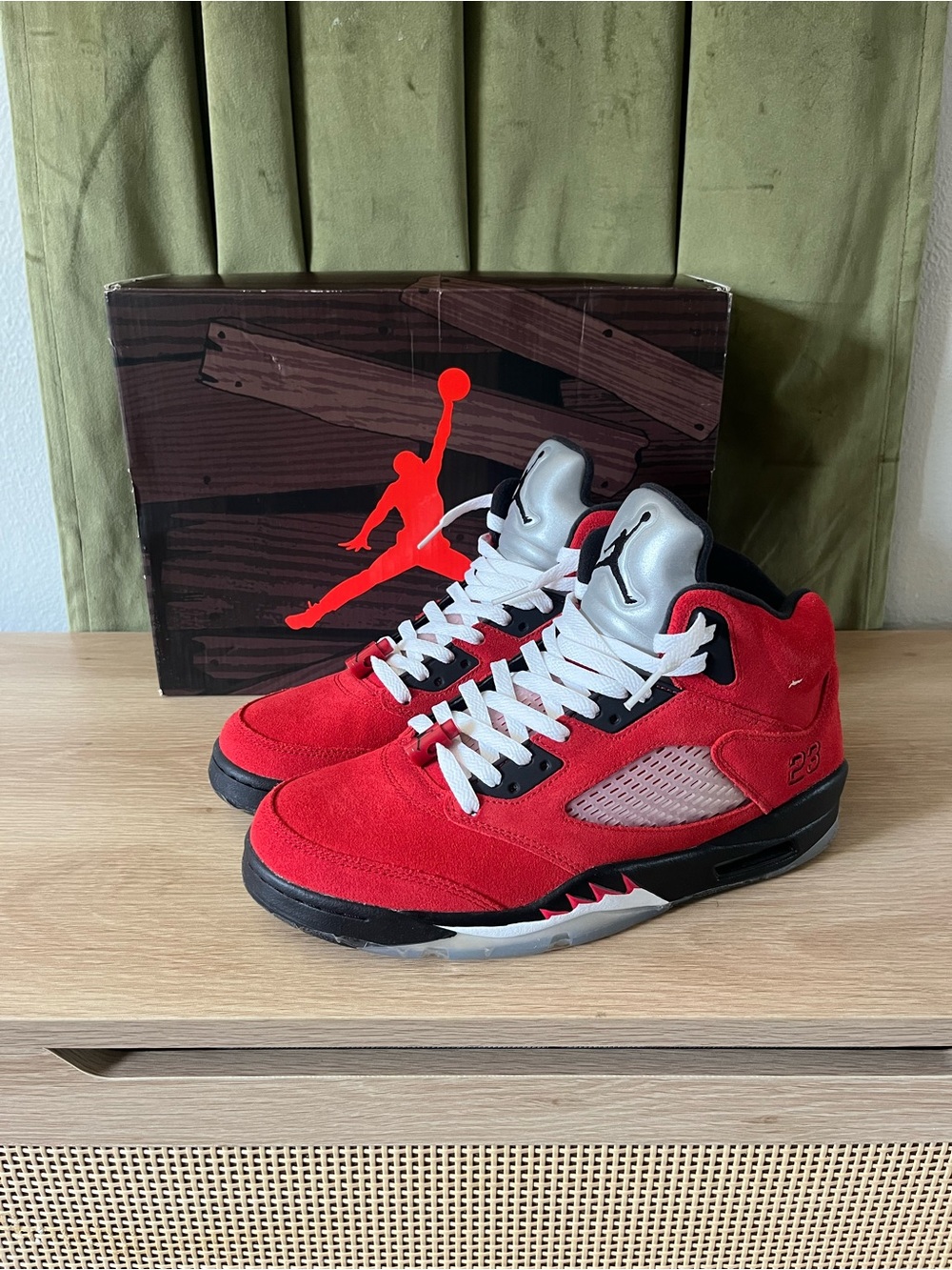 Nike Air Jordan 5 Retro Raging Bull Varsity Red DD0587-600 Men’s Size 10 Box